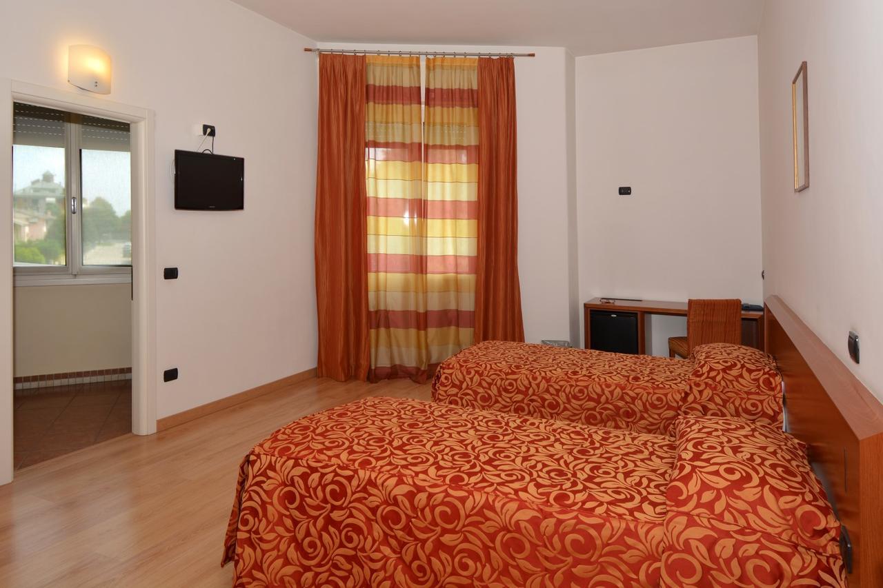Hotel Eolo Sermide Екстер'єр фото