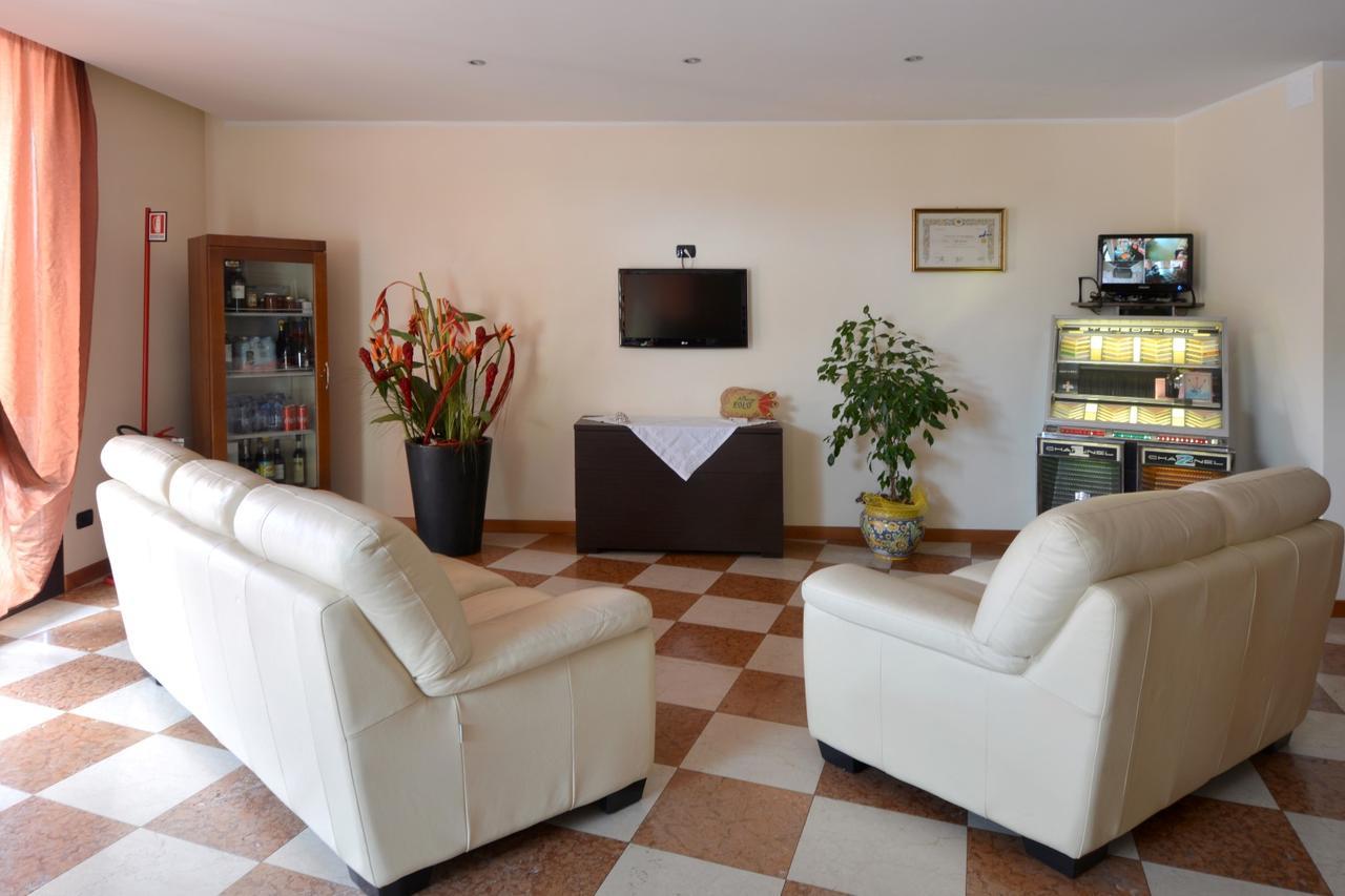 Hotel Eolo Sermide Екстер'єр фото